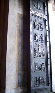 Foto der kleinen heiligen Pforte in Sankt Paul vor den Mauern in Rom