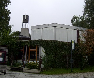 Foto der Apostelkirche in Rosenheim