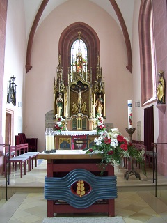 Foto vom Altar in der evang. Stadtkirche in Roth