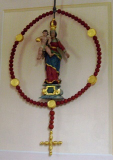 Foto der Rosenkranzmadonna in der Kapelle Zum Heiligen Kreuz in Asbach