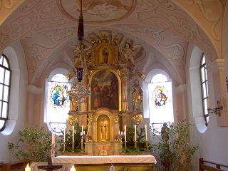 Foto vom Altar in St. Peter und Paul in Randelsried