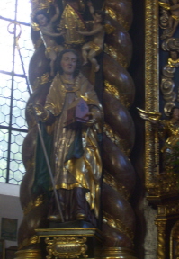 Foto der Wolfgangsfigur am Altar in Maria Beinberg