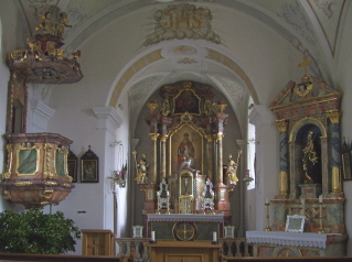 Foto vom Altarraum in St. Wolfgang, Ulrich und Martin in Dürnsricht