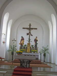 Foto vom Altarraum der Marienkirche in Schwarzenfeld