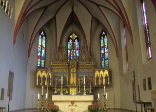 Foto vom Altarraum in St. Jakob in Schwandorf