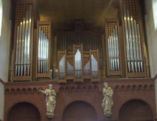 Foto der Orgel in St. Marzellinus und Petrus in Seligenstadt