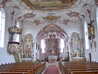 Foto vom Altarraum in St. Martin in Sontheim