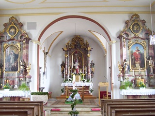 Foto vom Altarraum in St. Michael in Hechendorf