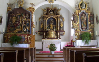 Foto vom Altarraum in St. Alto in Leutstetten