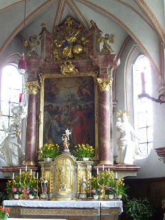 Foto vom Altar in St. Peter und Paul in Oberalting