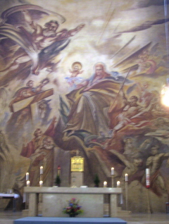 Foto vom Altarraum in Maria Hilf in Starnberg