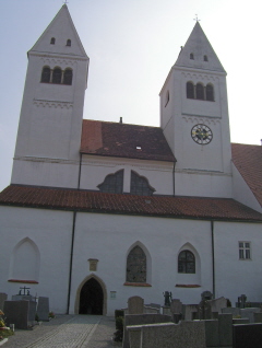 Foto der Stadtpfarrkirche St. Johannes Baptist in Steingaden