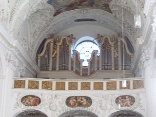 Foto der Orgel in St. Quirin in Tegernsee