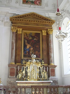 Foto vom rechten Seitenaltar in St. Quirin in Tegernsee