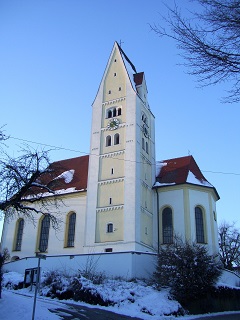 Foto der Heilig-Kreuz-Kirche in Burg