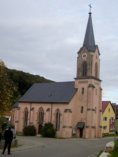 Foto von St. Zeno in Windischhausen (seitliche Ansicht)