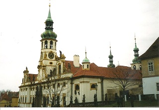 Foto der Kirche Maria Loretto in Prag auf dem Hradschin