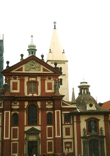 Foto der Kapelle St. Georg in Prag auf dem Hradschin