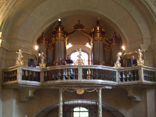 Foto der Orgel in der Kreuzkirche in Reichenberg