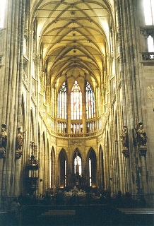 Foto vom Altarraum im St.-Veitsdom in Prag