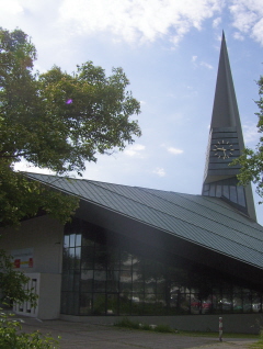 Foto der Auferstehungskirche in Ulm