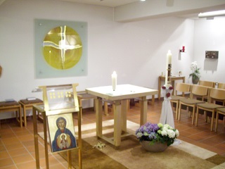 Foto vom Altarraum in St. Alto in Unterhaching
