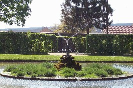 Foto vom Brunnen im Rokokogarten in Veitsh&ouml;chheim