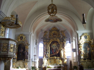 Foto vom Altarraum in Mariä Verkündigung in Günching