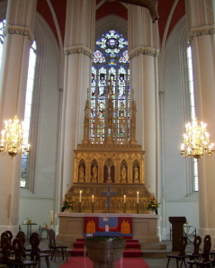 Foto vom Altarraum im Dom St. Maria und Cäcilia in Verden