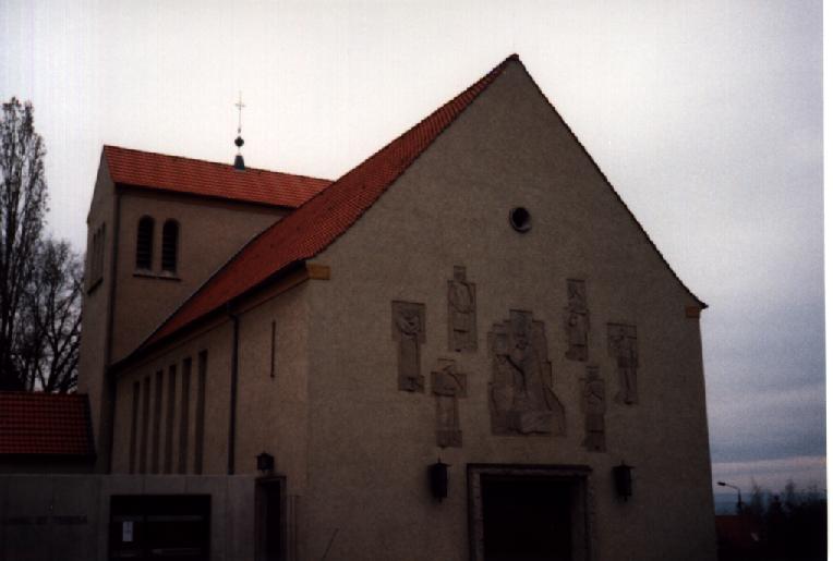 Foto der Bonifatiuskirche in Weimar