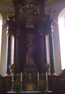 Foto vom Altar in St. Laurentius in Hemsbach