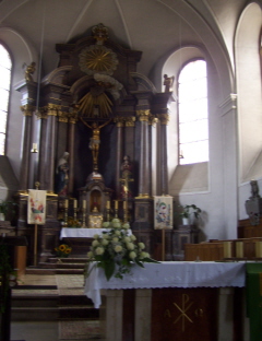 Foto vom Altar in St. Nazarius in Lorsch