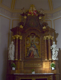 Foto vom linken Seitenaltar in St. Laurentius in Weinheim