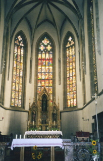 Foto vom Altarraum der Stadtpfarrkirche in Wels