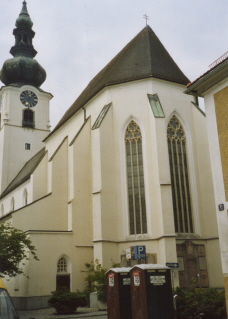 Foto der Stadtpfarrkirche in Wels