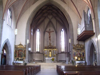 Foto vom Altarraum in St. Josef in Grombühl