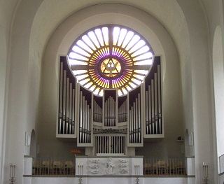 Foto der Orgel in St. Laurentius in Würzburg-Heidingsfeld