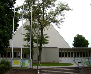 Foto der Kirche Zur Heiligen Familie in Würzburg-Heidingsfeld