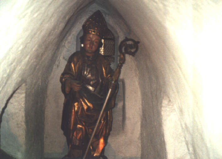 Die Figur des hlg. Wolfgang in der Klause der Wolfgangskirche