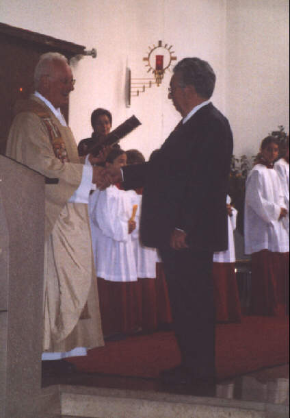 Foto von der �berreichung der Urkunde