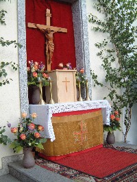 Foto vom fast fertigen Kolpingaltar