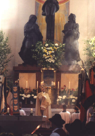 Foto vom Fronleichnamschlusegen in der Kirche