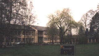 Foto der Grundschule in Meitingen