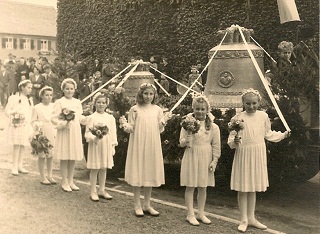 Foto von der Glockenweihe 1950