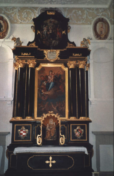 Foto des Altars der St.-Anna-Kapelle in Füssen