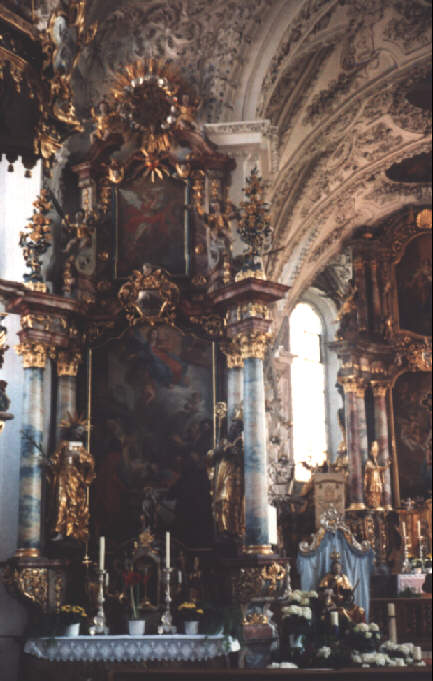 Foto vom linken Seitenaltar in St. Johannes Baptist in Kaufering