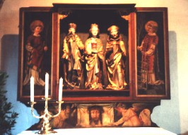Foto vom linken Seitenaltar in St. Peter und Paul in Dettwang