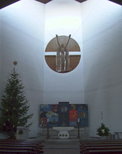 Foto vom Altarraum in der Kirche Verklärung Christi in Schongau