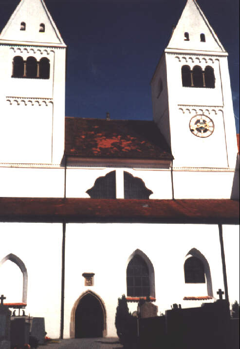 Foto der Stadtpfarrkirche St. Johannes Baptist in Steingaden