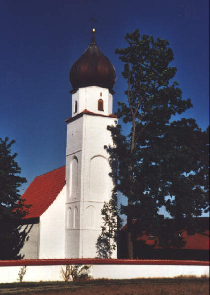 Foto der Wolfgangskirche in Essenbach